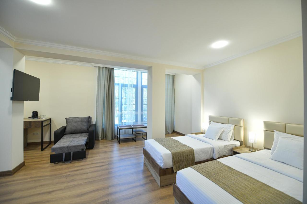 Madin Eco Hotel Debed ภายนอก รูปภาพ
