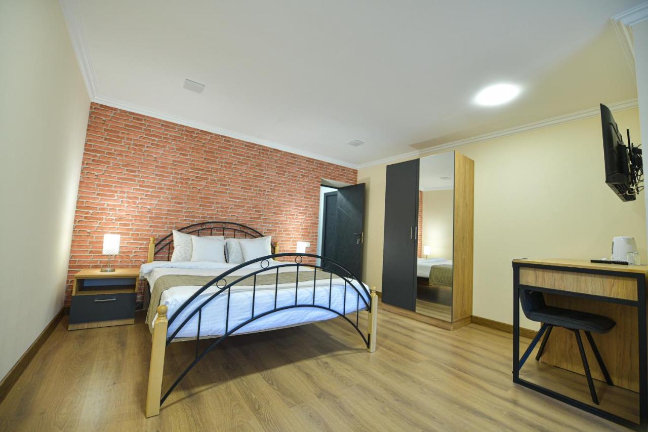 Madin Eco Hotel Debed ภายนอก รูปภาพ