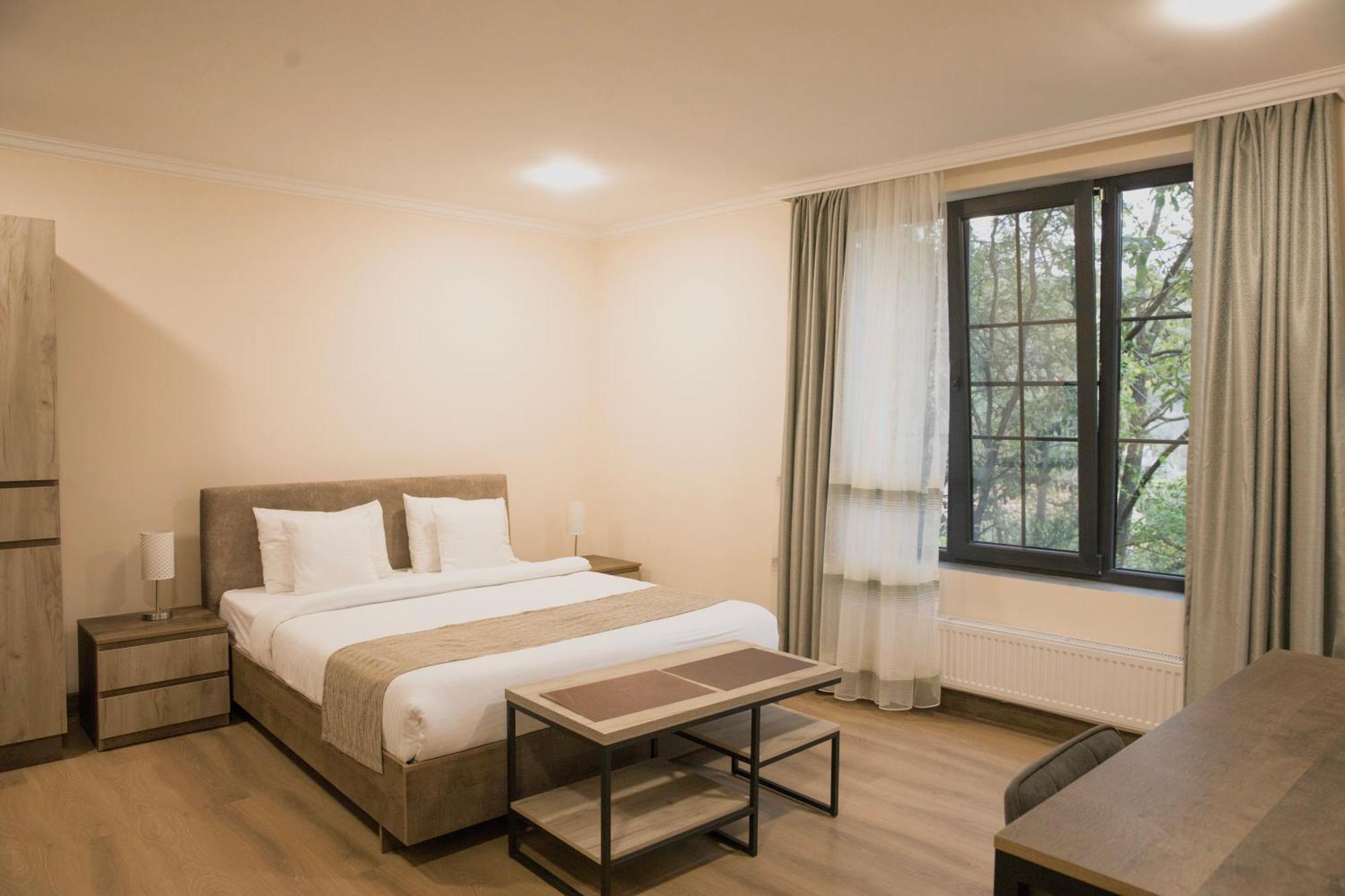Madin Eco Hotel Debed ภายนอก รูปภาพ